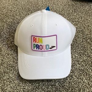 Brooks Tun Proud Discovery Hat